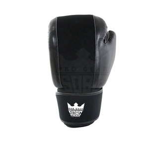 Gants de boxe MMA en cuir sur mesure avec logo personnalisé, évacuation de l'humidité et ajustement confortable pour enfants - Product Image 6