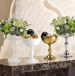 Elegante cuenco de exhibición de acero inoxidable con soporte elevado martillado - Product Image 1