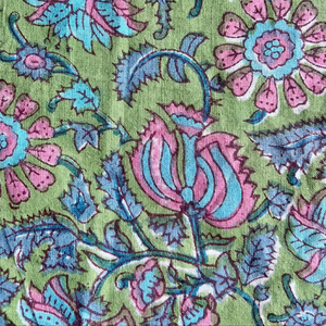Tissu en coton imprimé à la main à motifs floraux vert olive, design botanique vintage indo-européen - Product Image 4