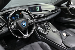 Deportivo Híbrido Usado, Roadster, Tracción en las Cuatro Ruedas, Convertible, Transmisión Automática, Opciones de Volante a la Derecha e Izquierda, Interior Oscuro, Funciones de Control de Clima - Product Image 4