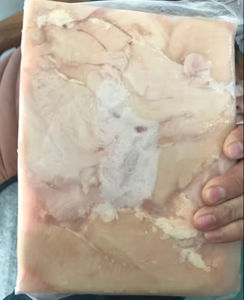 Poulet entier congelé halal de qualité supérieure, produit dans une ferme brésilienne, emballé de manière hygiénique, riche en protéines, viande de volaille pour l'exportation internationale - Product Image 4