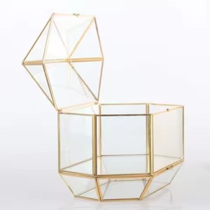 Nuevo Estuche para Joyas de Latón Ecológico Personalizable, Caja para Anillos y Aretes con Cristal Transparente, Tamaño Pequeño - Product Image 2