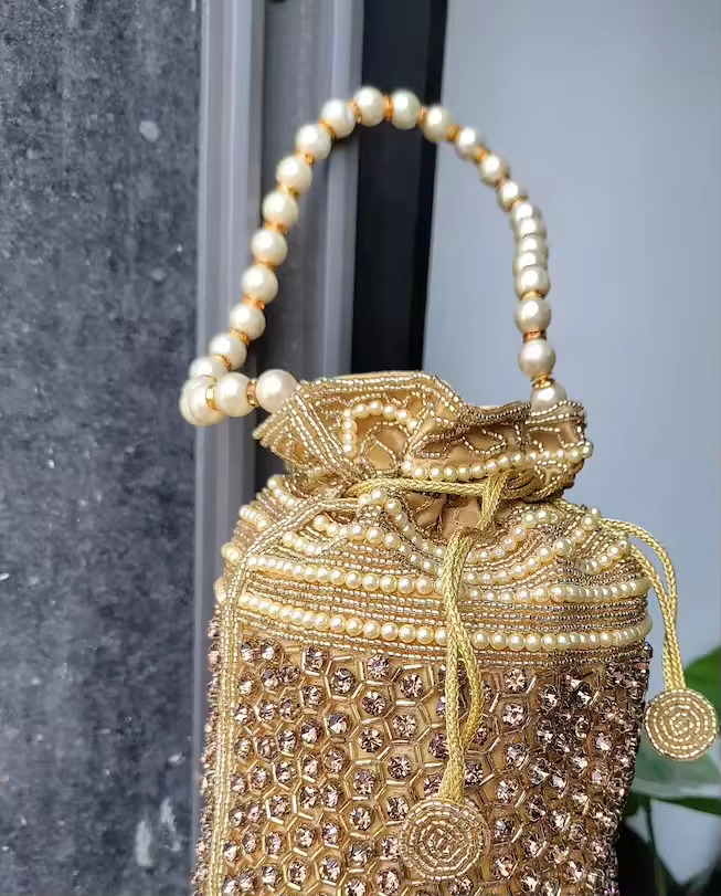 เช่นเดียวกับภาพ