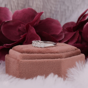 Star Dust 1.80 TCW Radiant Cut Lab Grown Bague de fiançailles Diamants sans conflit 14K SOLID GOLD Trendy IGI Certified Fine Rings - Product Image 3