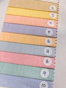 Un tissu doux en flanelle mélangeant le polyester et le coton, idéal pour les chemises douillettes et les robes décontractées - Product Image 2