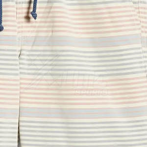 กางเกงขาสั้นผู้ชายผ้าสัมผัสนุ่ม ระบายอากาศ แห้งเร็ว ดีไซน์เป็นมิตรกับสิ่งแวดล้อม เพื่อความสบาย สะอาด เรียบง่าย ทันสมัย สไตล์ลำลอง - Product Image 6