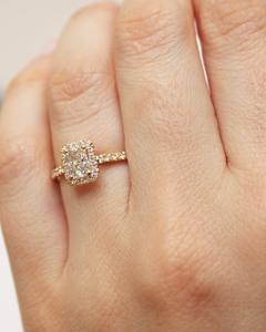 Bague de fiançailles Halo diamant coupe rayonnante 10x7mm | Bracelet pavé en argent sterling plaqué or 18 carats | OEM personnalisé de bijoux fins minimalistes - Product Image 1