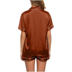 Acogedor Conjunto de pijama de satén para mujer con patrón Floral de tela transpirable y de secado rápido, ajuste relajado para noches cómodas - Product Image 6