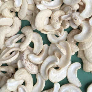 Hot Sales High Quality Raw Cashew <b>Nuts</b> Cashew <b>Nuts</b> Vietnam Cashew <b>Nut</b> <b>Kernel</b> Ww320 OEM, ODM - Product Image 1