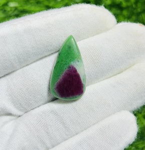 Listo para usar 100% Natural suelto AAA grado zoisita rubí cabujón calibrado forma mixta piedra curativa personalizada precio al por mayor - Product Image 3