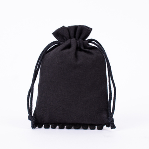 Pochette à cordon en coton faite à la main pour bijoux Sac cadeau de faveur de mariage avec logo personnalisé noir avec fermeture à cordon Mode indienne - Product Image 4