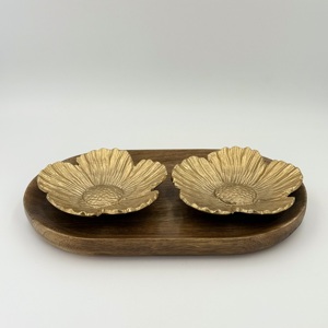Ensemble de 2 bols décoratifs pour fruits secs, en métal doré, avec motif de fleurs dorées en relief et feuilles métalliques à cinq pétales - Product Image 6