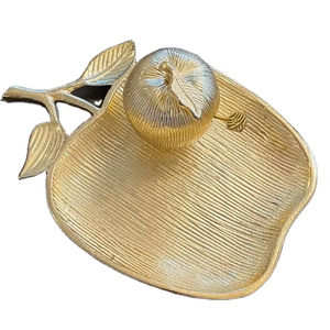 Plateau de service en métal en forme de pomme avec pot |   Plateau décoratif pour en-cas et fruits secs |   Décoration de table finition or |   Vente en gros personnalisée - Product Image 1