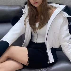 Abrigo de lana de Invierno para mujer con capucha de piel de zorro Chaqueta bomber acolchada estampada Logotipo personalizable Forro de algodón y nailon - Product Image 5