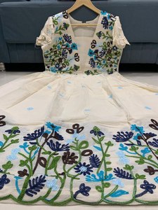 Lanzamiento de Super Hit Collection, Diseñador Kora Algodón con hilo multicolor trabajo Midi Dress. Una hermosa mezcla de elegancia - Product Image 3
