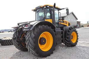 Achetez un tracteur agricole JCBB Fastrac 8330 4WD - Product Image 5