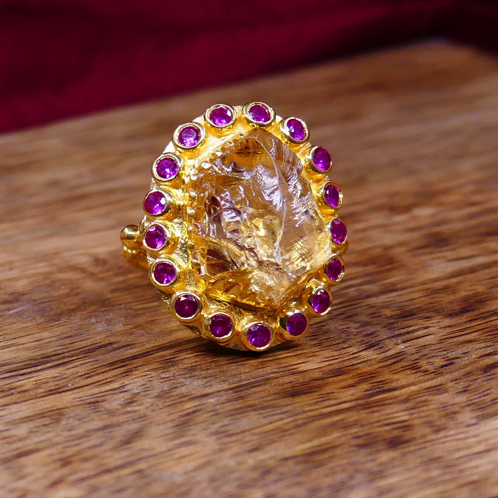 สีเหลือง