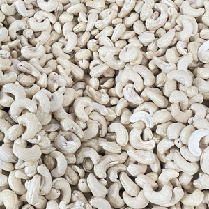 Proveedor Confiable de Vietnam, Nueces de Anacardo Crudas W320 de Alta Calidad, 24 Meses de Vida Útil, Almacenamiento en Frío, Exportadas a EE. UU., UE y Medio Oriente - Product Image 1