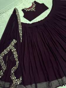 DESPIECE DE FIESTA PESADO BORDADO CON PERAL MANO TRABAJO LEHENGAS CHOLI CON FANCY DUPATTA - Product Image 3