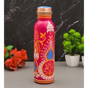 Bouteille d'eau en cuivre enduite d'émail de couleur rose pour des prestations de santé ayurvédiques - Product Image 2