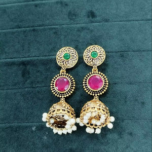 Jhumkas de plata alemana de aspecto clásico elegante para mujer disponibles a precio asequible del fabricante de pendientes exportador indio - Product Image 1