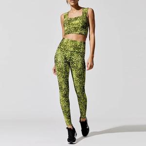 Venta al por mayor de alta calidad Fitness Mujer Trajes de yoga Fitness Gym Wear Mujeres Impreso Sublimación Yoga Set por Standard International - Product Image 1