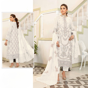 Costume Salwar en soie de style ethnique avec broderie lourde Autres accessoires ethniques - Product Image 1