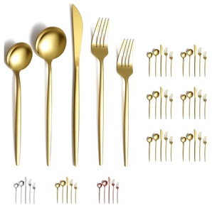 Juego de cucharas de latón de alta calidad martillado Juego de cubiertos con revestimiento de PVD dorado con soporte 24 piezas doradas - Product Image 6