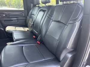 CLean Great deal ..Used 2022 R A M 2 5 0 0 L I M I T E D C R E W C A B 4 W D - Product Image 4