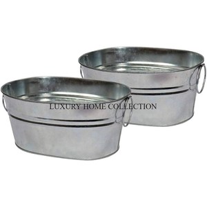 Bac à plantes de jardin galvanisé robuste pour planter des fleurs, des légumes et des herbes dans un décor rustique de style ferme - Product Image 6