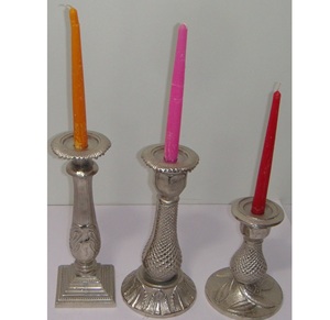 Candelabro Clásico de Metal Antiguo, Juego de Candelabros Cónicos de 3 Tamaños, Acabado Plateado, Soporte para Velas de Aleación de Zinc para Decoración de Bodas y Fiestas - Product Image 1