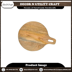 Tabla de cortar de madera rectangular con diseño antideslizante a rayas para uso en la cocina - Product Image 3