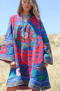 Glorious Tribal Folkie Bohème antique brodé à la main suzani tunique col en v manches cloche belle conception de lotus avant - Product Image 4
