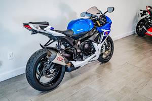 Suzuki GSX-R750 del 2025 usado disponible para la venta - Product Image 2