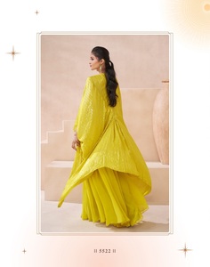 Épaules en georgette véritable pour femmes avec design brodé avant et arrière avec fermeture à boutons Ensemble de 3 pièces - Product Image 3