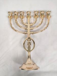 เชิงเทียนคริสตัลทองเหลือง 7 แขน ดีไซน์ใหม่ สำหรับตกแต่งโต๊ะงานแต่งงาน ทำด้วยมือจากอินเดีย ขายส่ง - Product Image 4