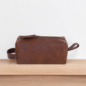Bolsa de Viaje para Cosméticos Artha de Gran Capacidad, Elegante, de Cuero Crazy Horse con Patrón de Piedras, Cierre de Cremallera, Lujosa y Grande - Product Image 2