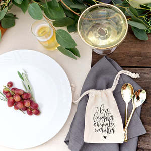 Sacs en coton pour cadeaux de mariage « Aimer le rire et une vie de couple heureuse » - Lot de 6 - Product Image 3