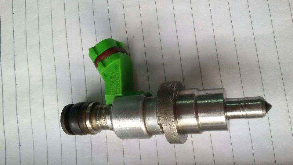 「RT-128904 Fuel Injector Nozzle 23209-29037-A0 for Toyota RAV4 (2003-2005