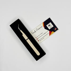 Pinzas curvas con diseño de agarre de Hello Kitty, extensiones de pestañas de etiqueta privada de sujeción fuerte con punta de fibra sostenible, Color desnudo - Product Image 4