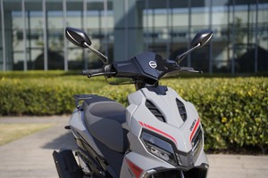 Modelo en Oferta, Nueva Motocicleta M-G-B Cru-ise de 50cc, Diseño Elegante y Estilizado, con 2 Años de Garantía Internacional - Product Image 2