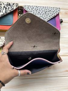 Sac à bandoulière en cuir recyclé Offre Spéciale sac en cuir à motif occidental imprimé animal coloré sac multicolore pour les femmes multi-usages - Product Image 5