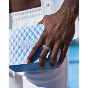 แหวนไมอามีคิวบันลิงค์โรแมนติกฝังเพชรไมโครเพฟ ทอง 14K ชุบทองคำขาวและทองคำขาวบนสแตนเลสสตีล พร้อมเป็นของขวัญ - Product Image 2