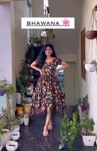 Perfect Vacation Look Maxi Con Hermoso Estampado Floral - Product Image 4