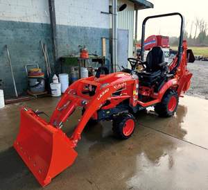 Tractor Kubota Completo en Venta, con M62 TLB Frontal - Product Image 1