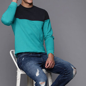 Sweat-shirt surdimensionné pour homme, style streetwear, avec broderie graphique, imprimé, respirant, en coton doux, confortable et personnalisable - Product Image 4