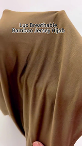 Hiyab de Chifón Suave Premium de Otoño con Logotipo Personalizado, Cuadrado, Ecológico, Transpirable, Antibacteriano y de Secado Rápido para Musulmanas - Product Image 3