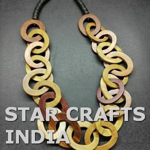 SCI Usine En Gros Personnalisable Bijoux En Cuir De Mode Pendentif Collier et Boucles D'oreilles Accessoire Anneau avec Breloques Plaquées - Product Image 3