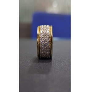 Anillo de Moissanita con Corte Esmeralda Chapado en Oro de 18K de Primera Calidad al por Mayor, Brillo Intenso, Diseño Elegante, Certificado IGI para Mujer - Product Image 1