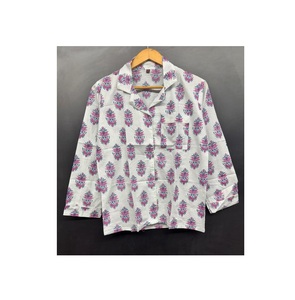 Conjuntos de Pijamas de Algodón de Lujo Hechos a Mano en India |   Pijama de Mujer de Cintura Elástica, Cuello en V, Largo Completo, Informal, con Abertura Frontal - Product Image 1